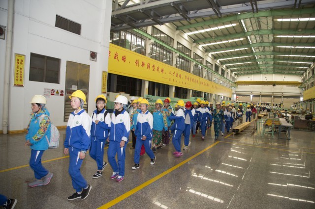 佛山一中西藏班學生蒞臨我司參觀學習