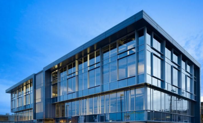 玻璃幕墻和大理石幕墻的特點(diǎn)對比